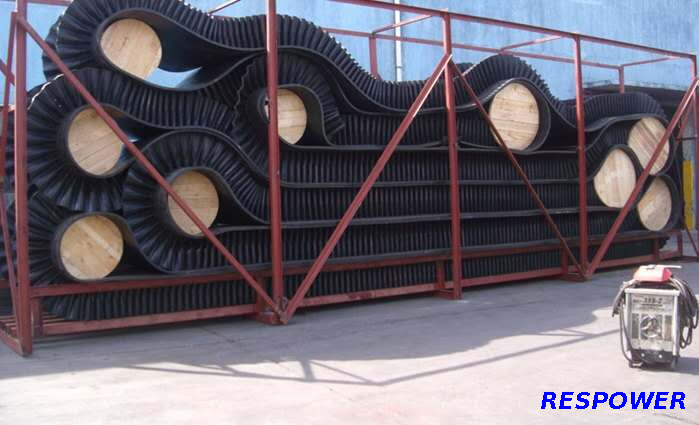 Premium Quality/molded Edge/black Sidewall with 10Mpa Rubber Conveyor Belt