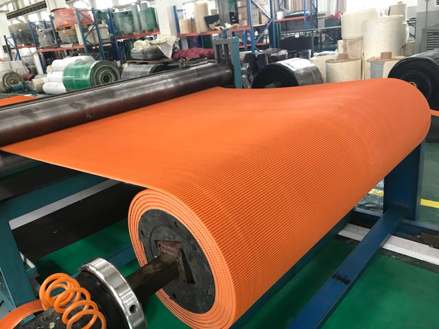 Rough Top Conveyor Belt/Multi-layer Rubber Belt/Anti-skid And Wear-resistant Conveyor Belt/Special Climbing Belt