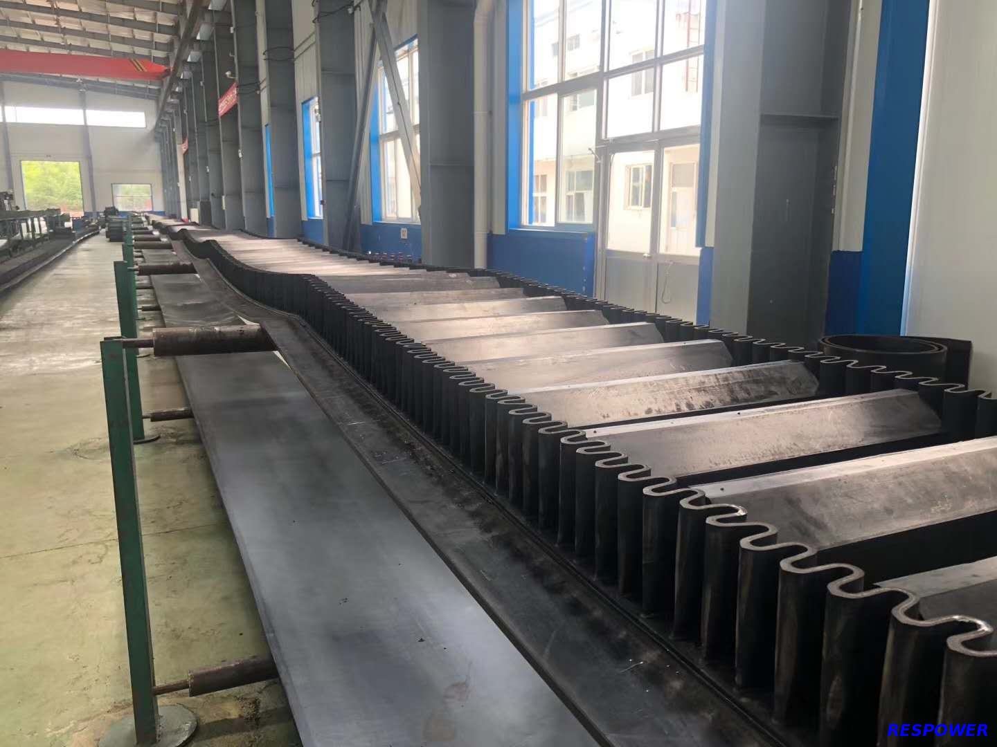 Premium Quality/molded Edge/black Sidewall with 10Mpa Rubber Conveyor Belt