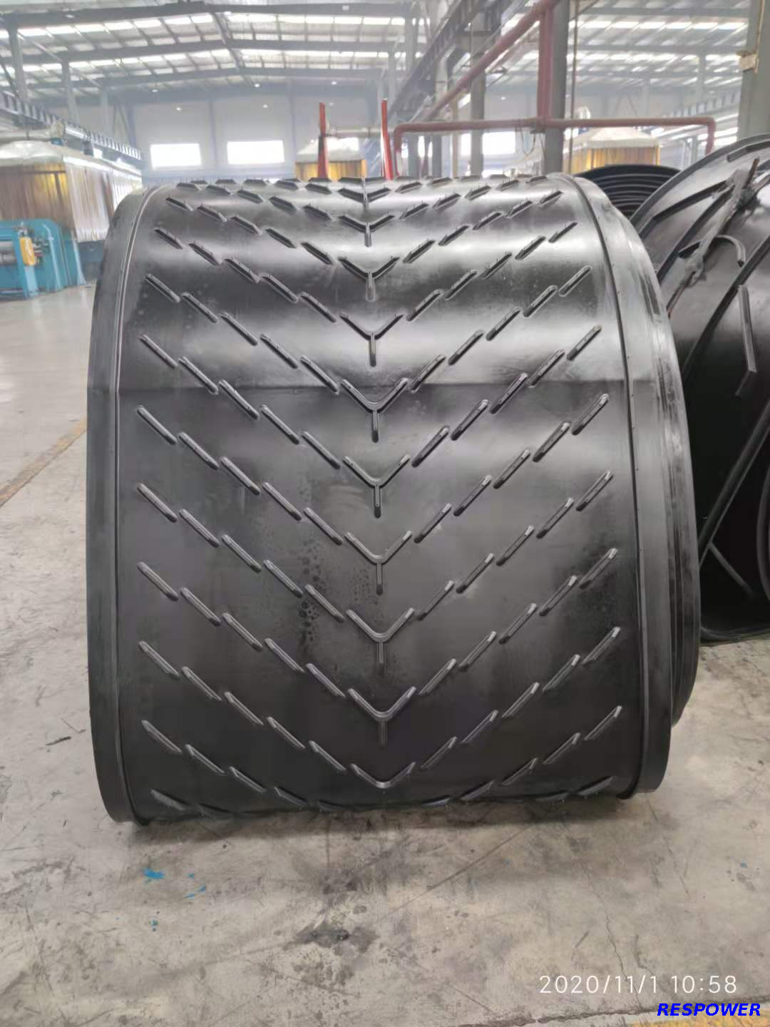 Chevron Conveyor Belt/Rubber Conveyor Belt/Herringbone Anti-skid Conveyor Belt/High Wear Resistance